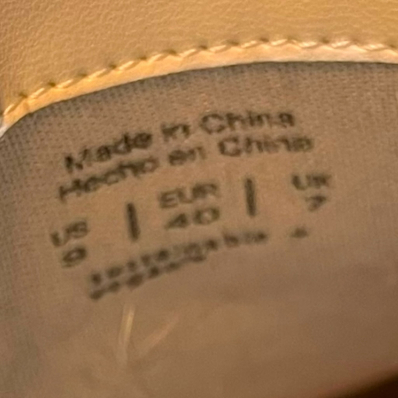 Women's Call It Spring MAXXYNE Beige Silver Platform Chelsea Boots US 9 - Picture 9 of 11